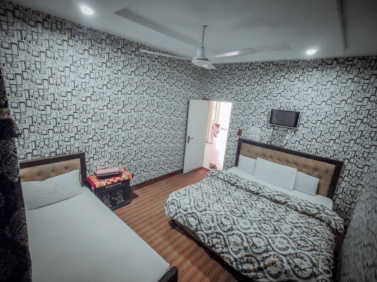 Royal Logde Guesthouse - boys hostel in Haripur, Khyber Pakhtunkhwa