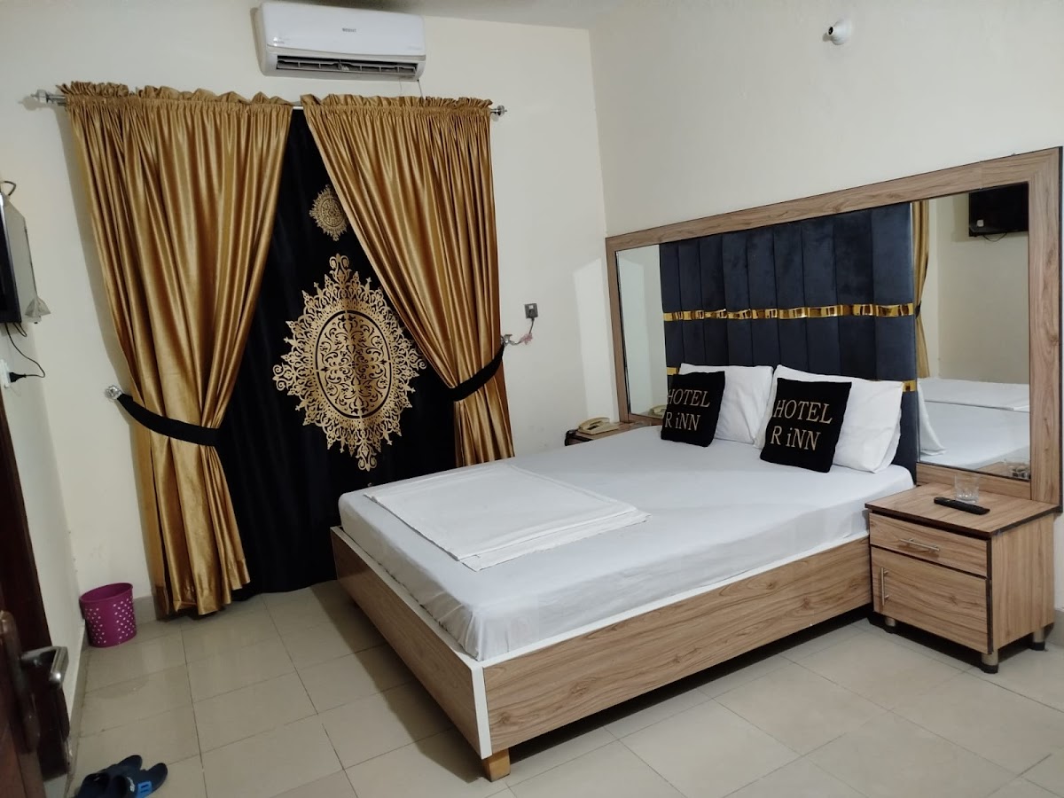 Family couple Hotel - coed hostel in Lahore, Punjab