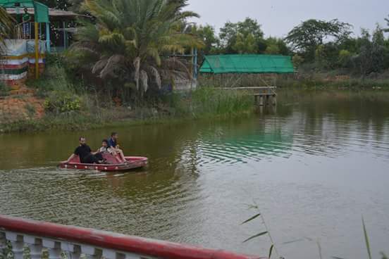 BK (Bagh-e-Karim) Family Farmhouse - coed hostel in Karachi, Sindh