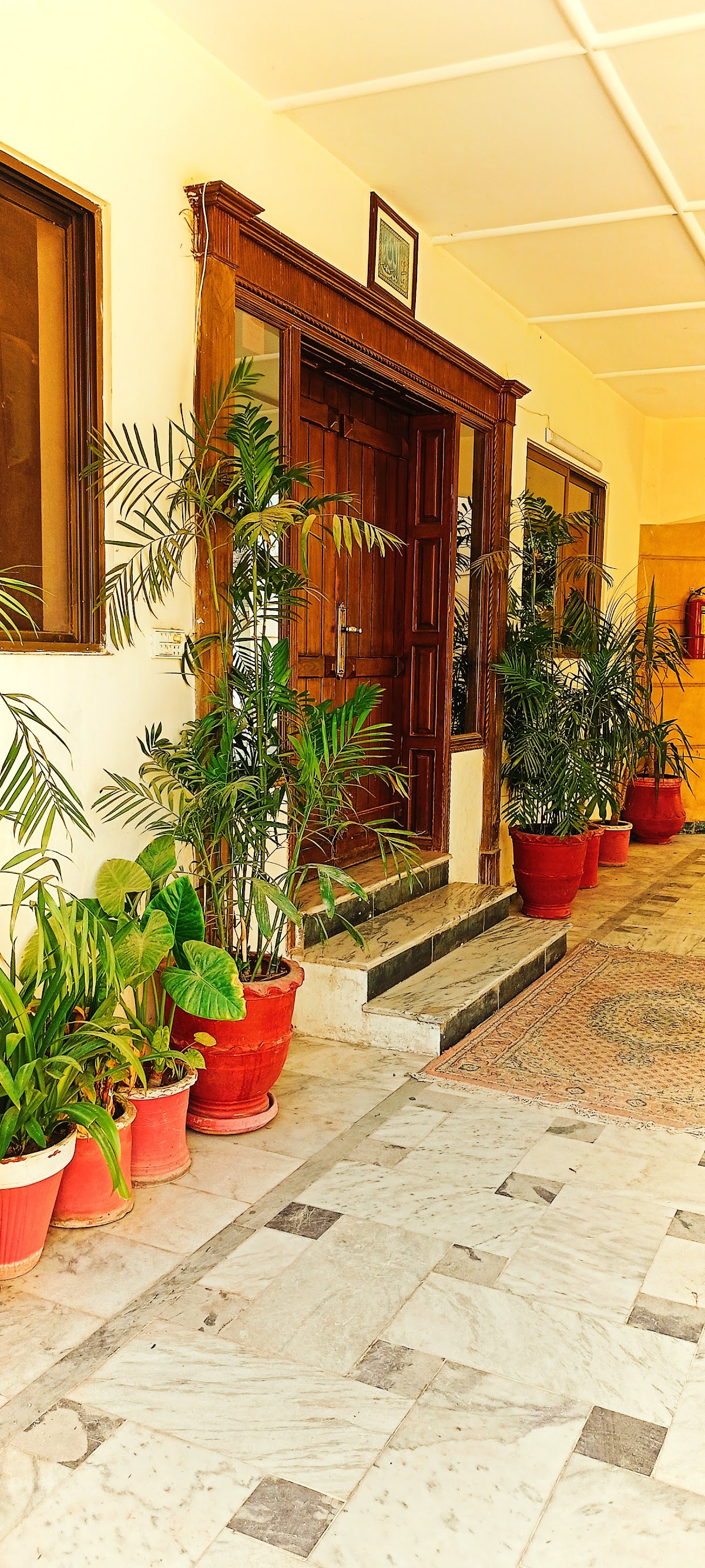 Hotel Luxury Palace Peshawar - coed hostel in Peshawar, Khyber Pakhtunkhwa