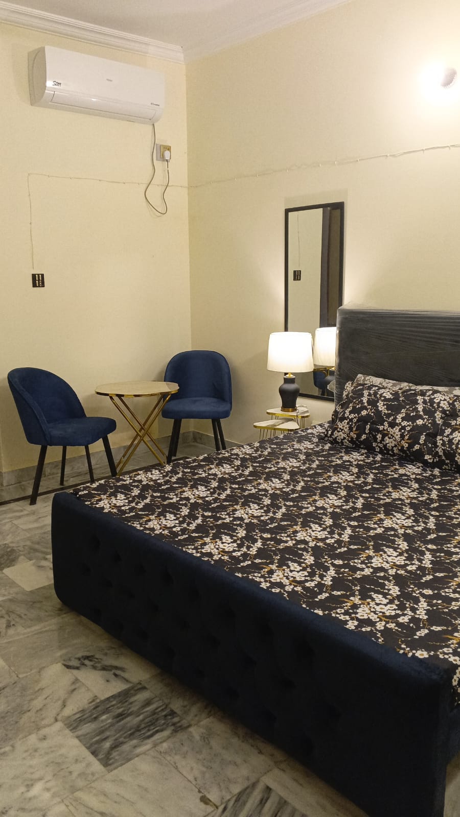 Canadian Guest House & Hotel