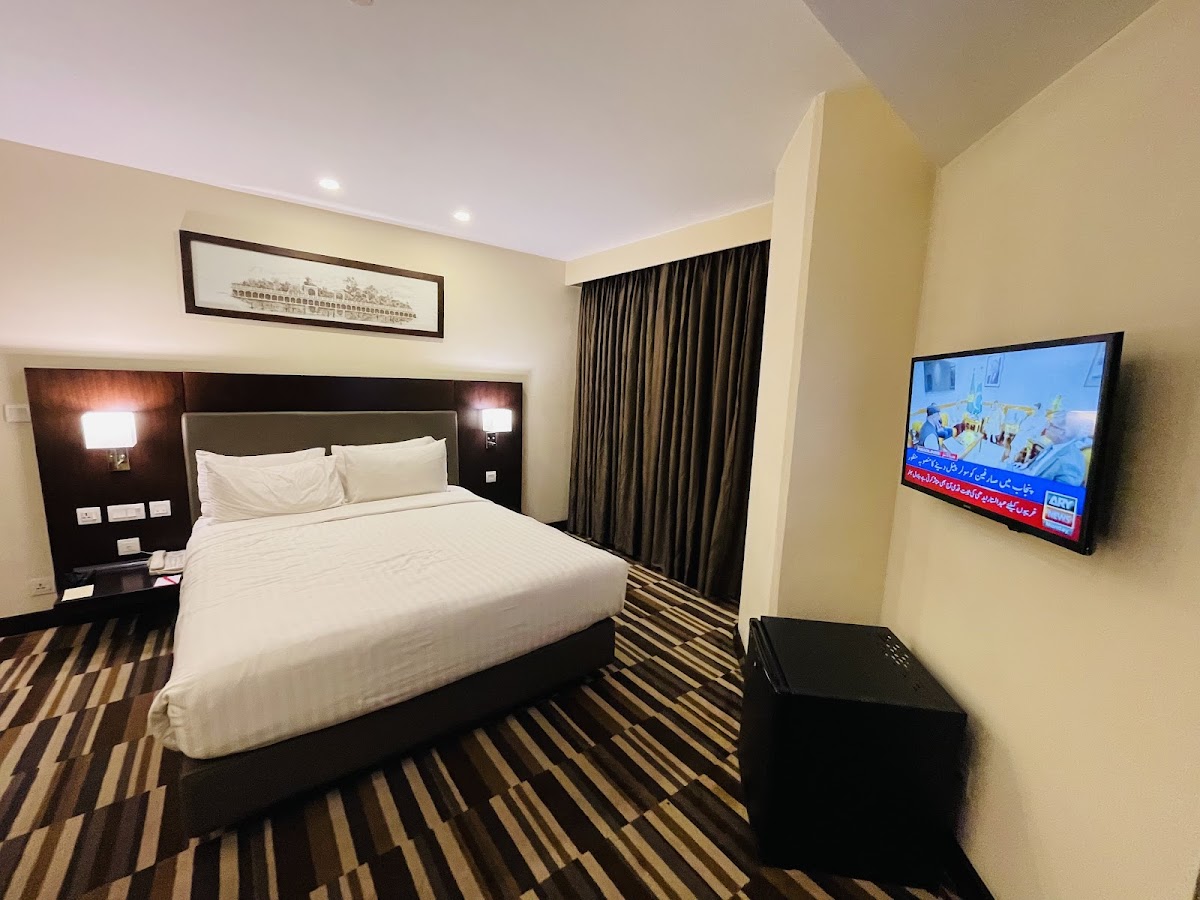 Avari Xpress Gulberg — photo 8