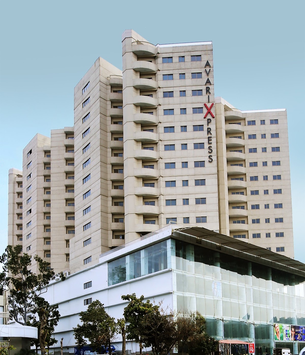 Avari Xpress Gulberg