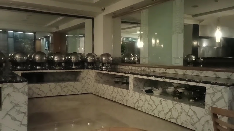 Crown Plaza Hotel — photo 7