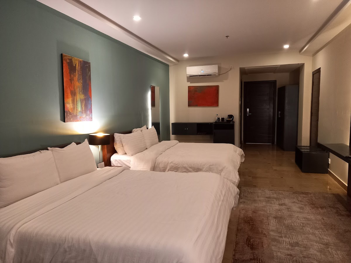 Roomy Signature Hotel — photo 10