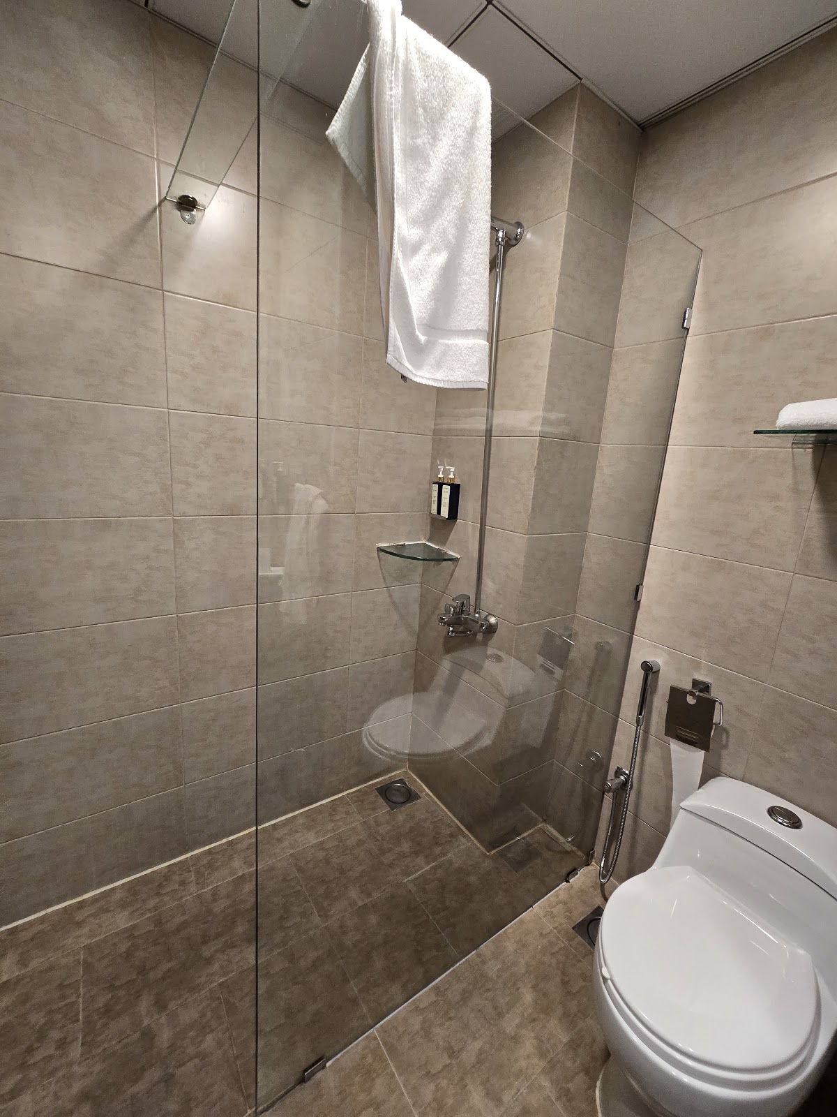 Roomy Signature Hotel — photo 9