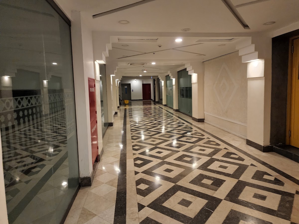 Roomy Signature Hotel — photo 8