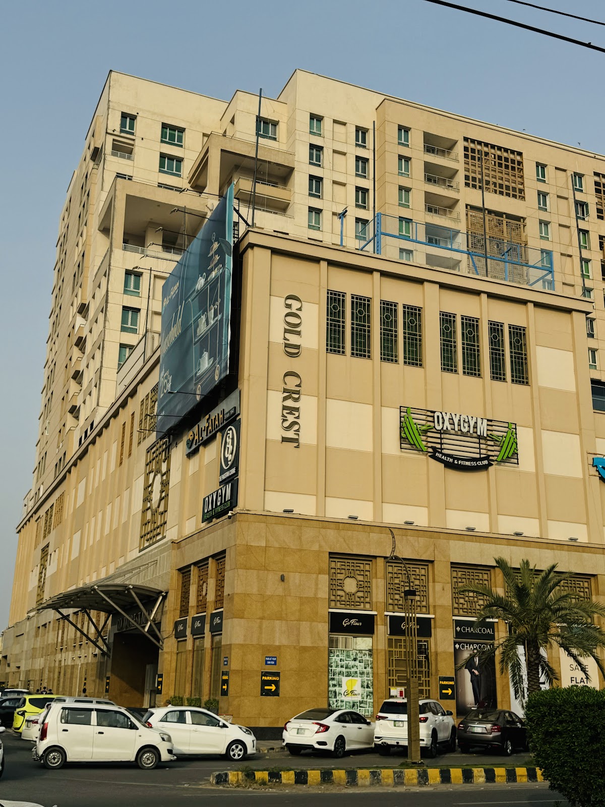 Gold Crest Luxury Hotel Apartments DHA Phase 4 Lahore — photo 9