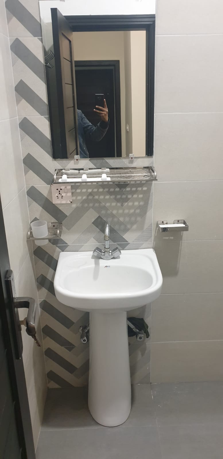 Hassan boys hostel gulberg 2 Lahore available furnished rooms for students and job holder.excellant environment — photo 9
