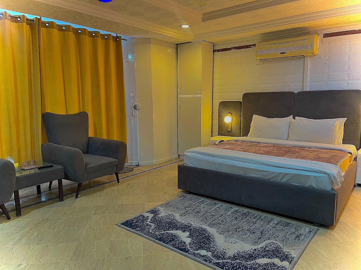 Sapphire lodge