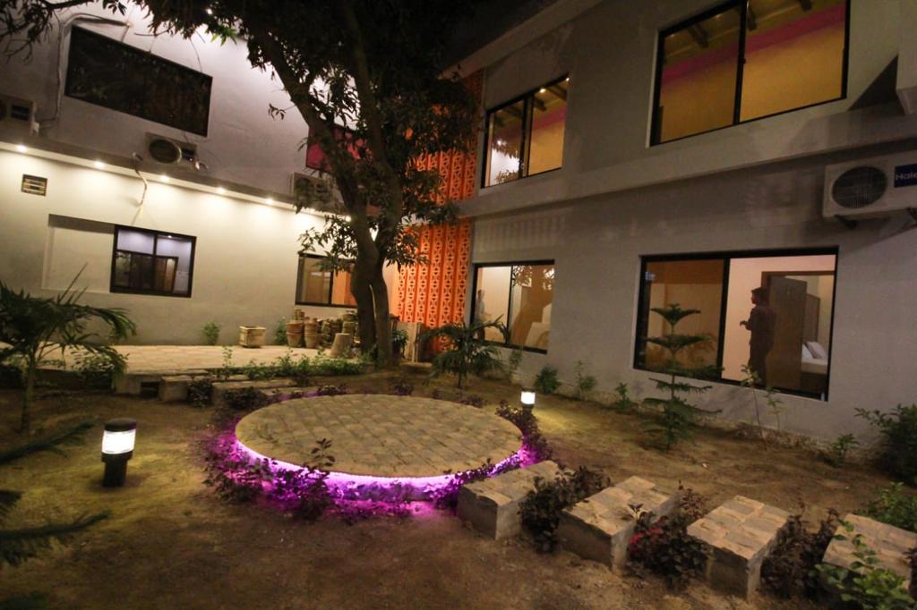 Hotel Regalia Inn Karachi. - coed hostel in Karachi, Sindh