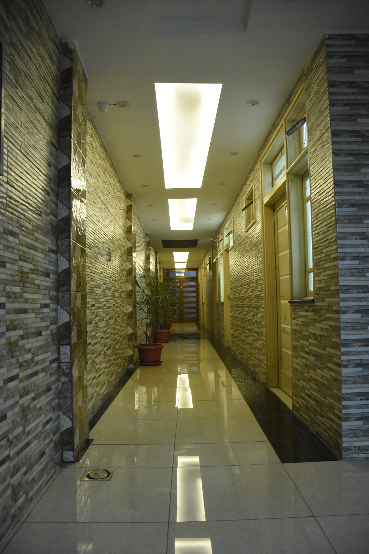 Royal Inn Hotel — photo 7