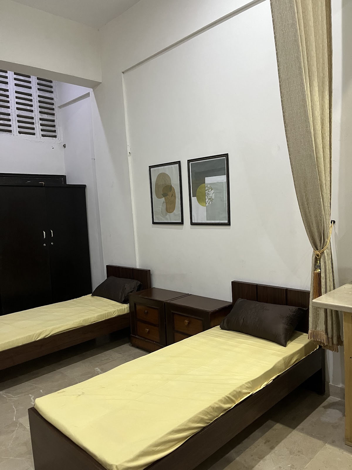 9H Girls Hostel
