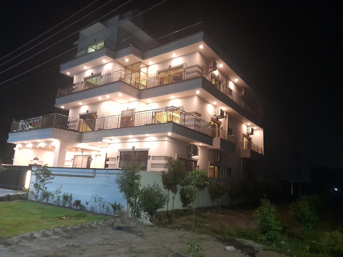 Hotel Luxe Heights - coed hostel in Lahore, Punjab