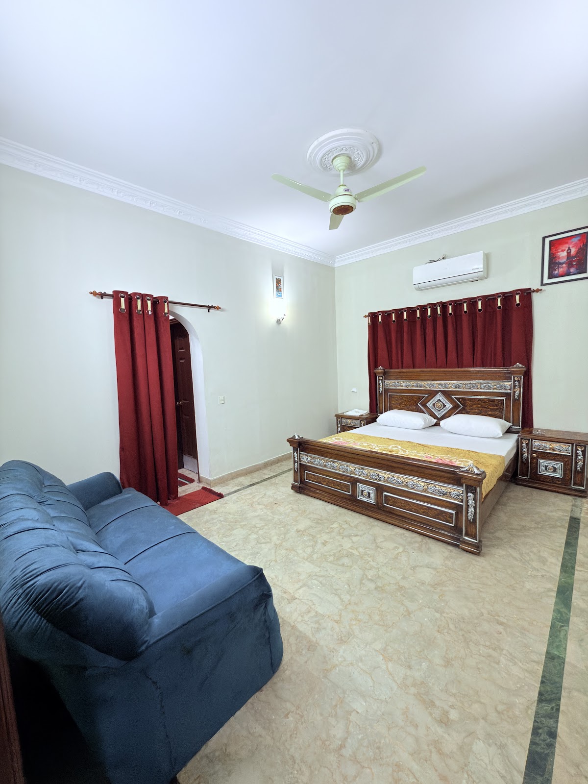 The Orient Palace guesthouse - coed hostel in Karachi, Sindh