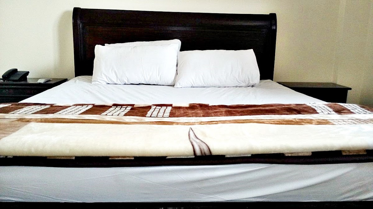 Fortville Hotel — photo 9