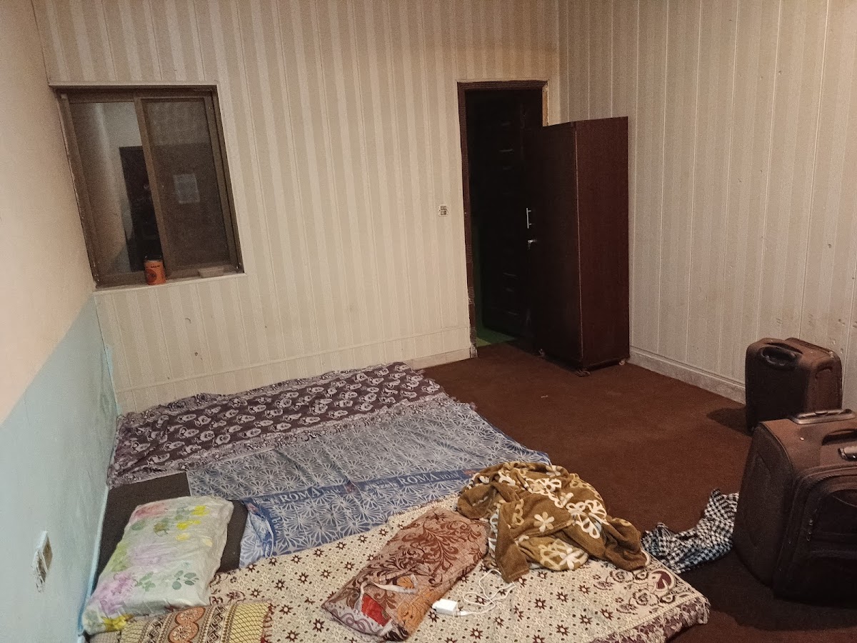 Huzaifa Boys Hostel