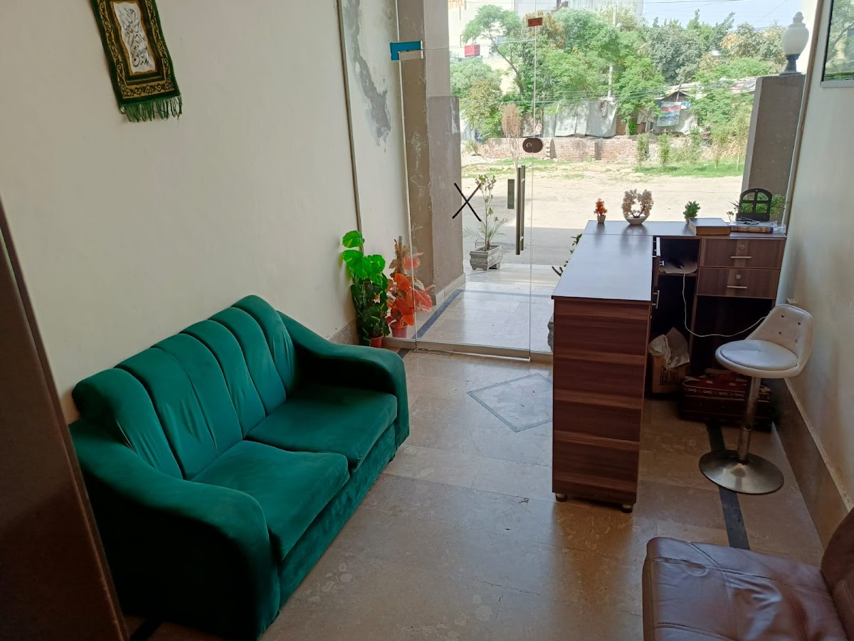 OYO Second Home Family Hotel — photo 8