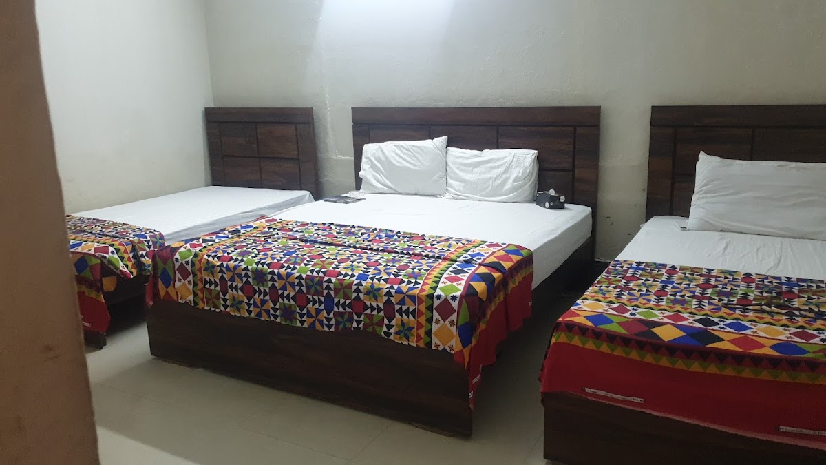 Hilton Roomz, Guest House - coed hostel in Karachi, Sindh