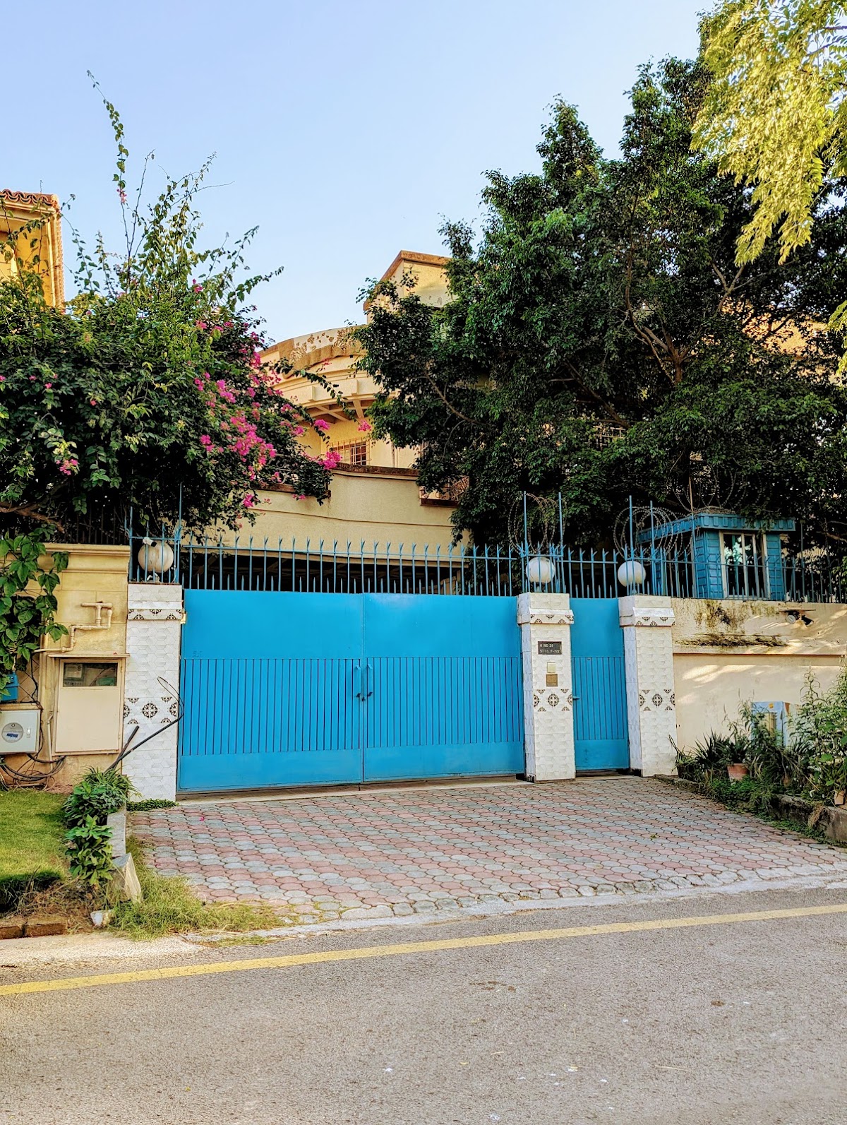 Arizona Lodge Guest House Islamabad - coed hostel in Islamabad, Capital Territory