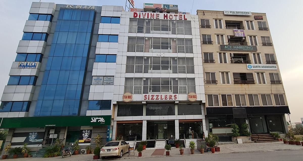 Divine Hotel DHA