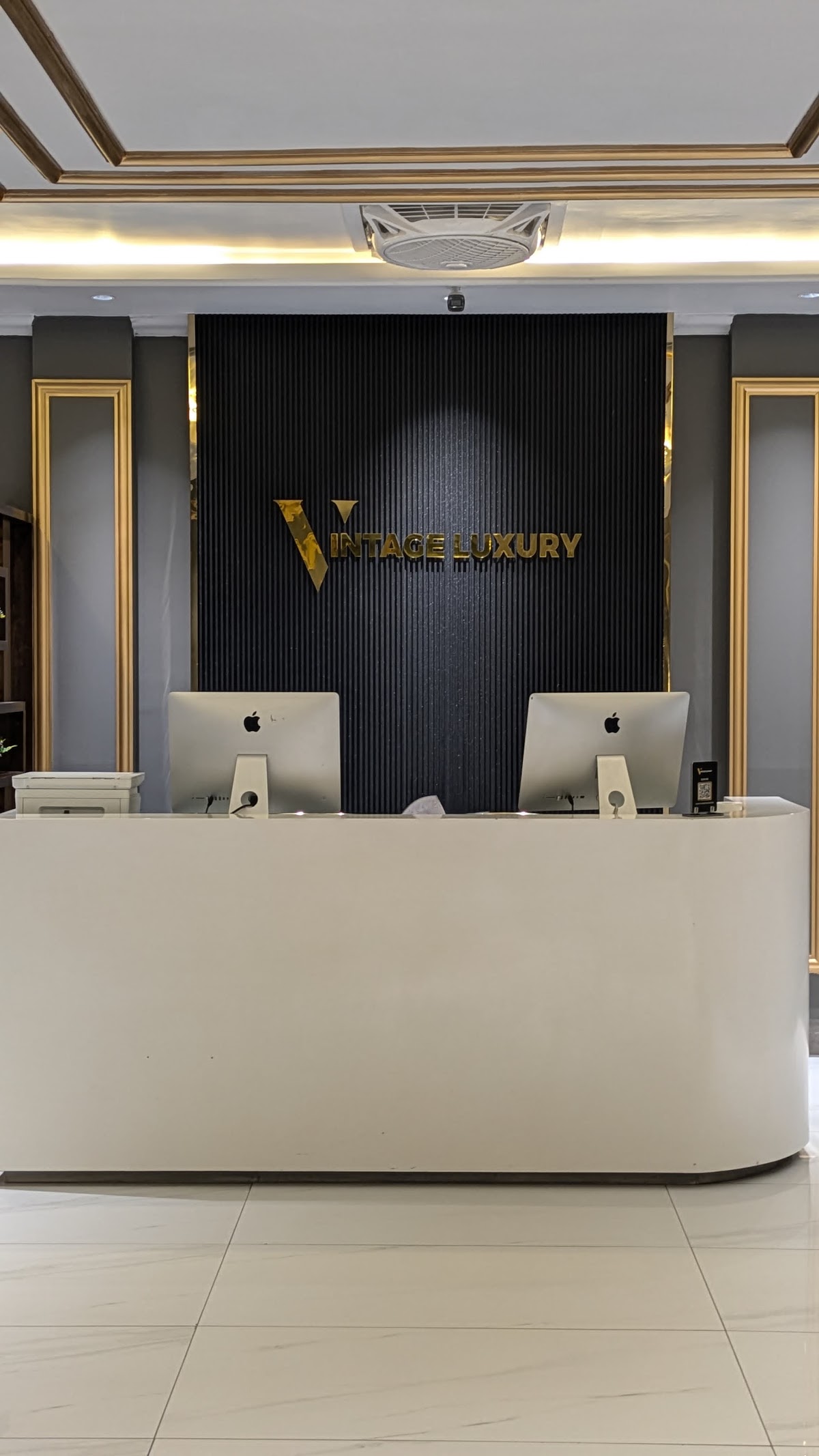 vintage luxury hotel — photo 6