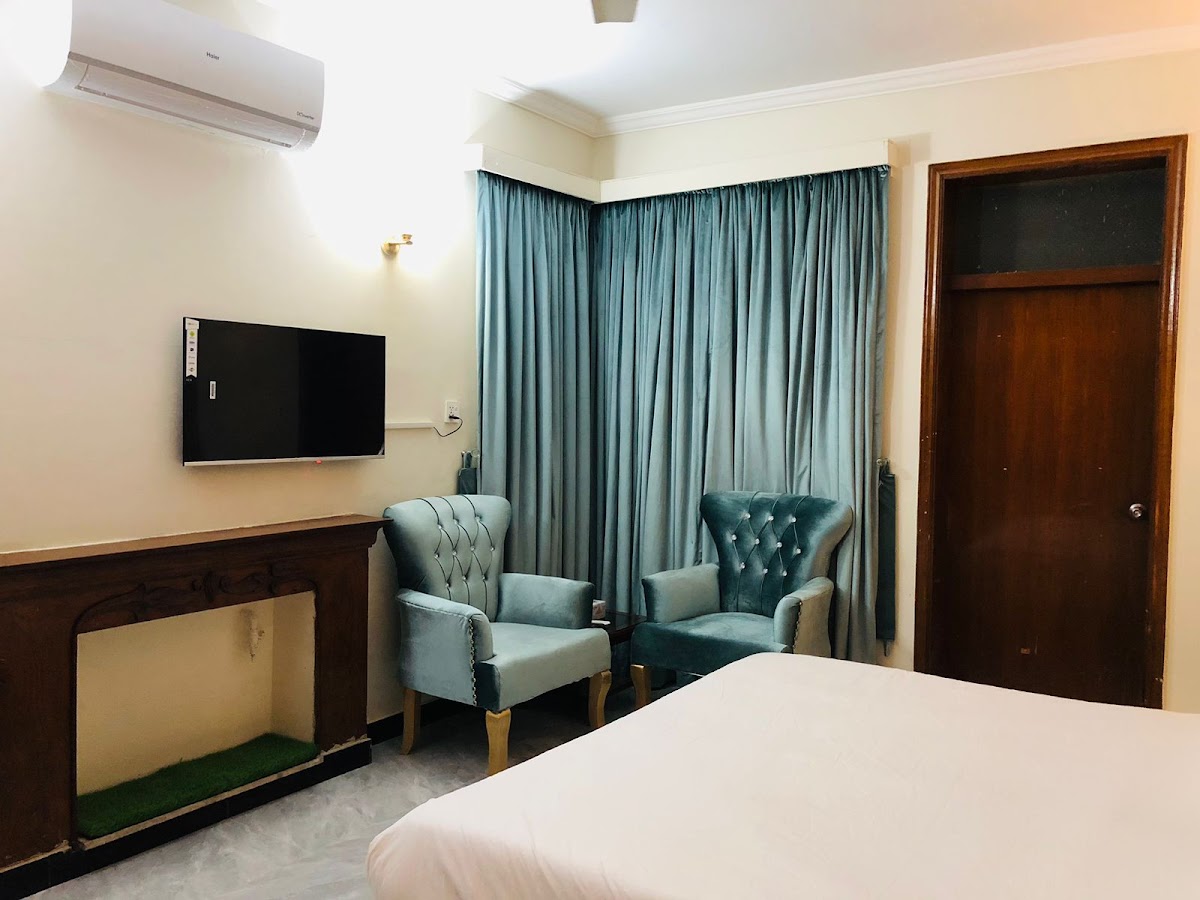 Royal Executive — photo 8