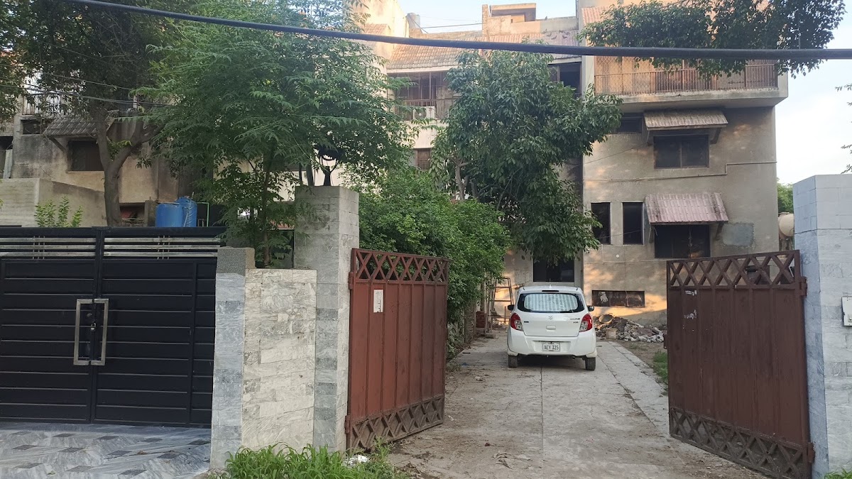 Adam's Lodges Boys Hostel - boys hostel in Lahore, Punjab