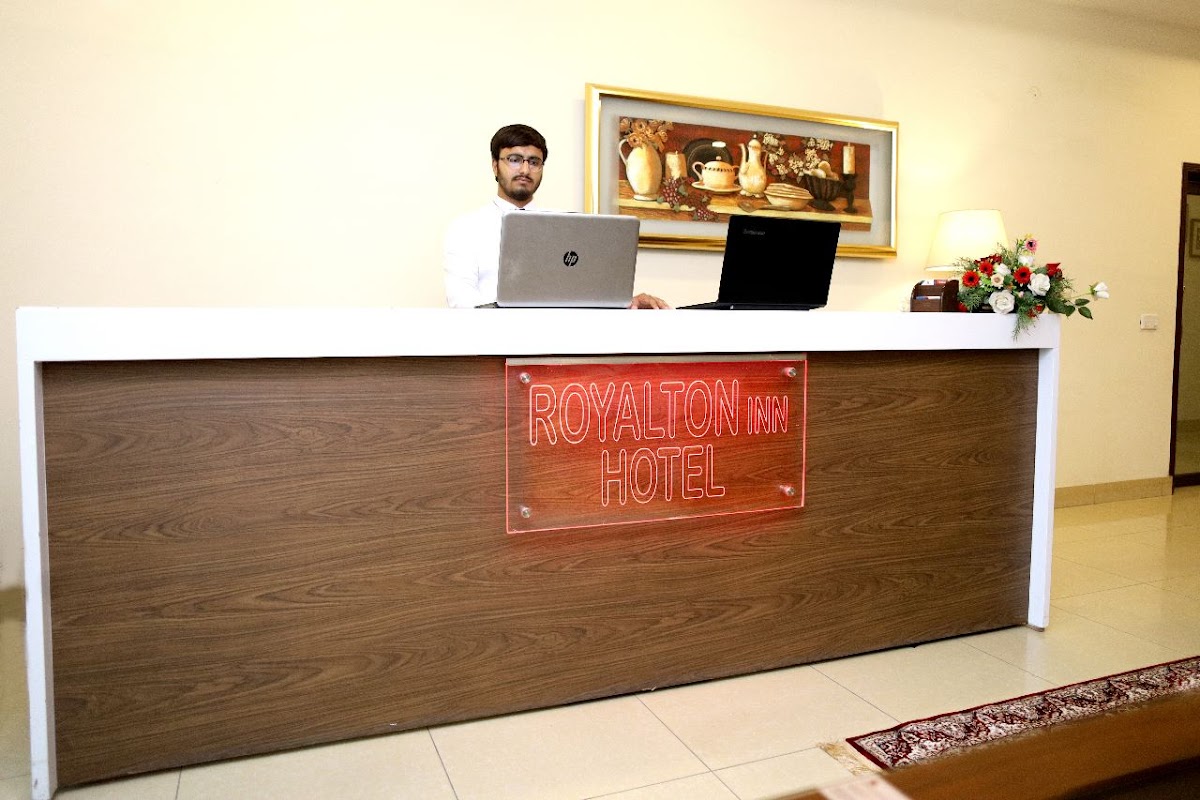 Royalton Inn Hotel - Gulberg — photo 7