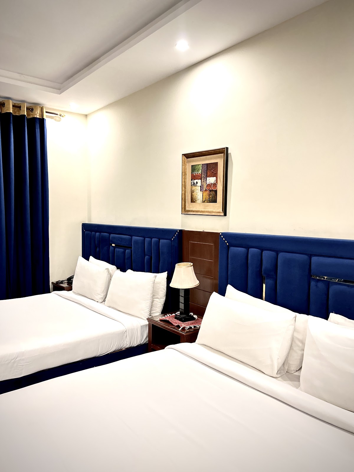 Royalton Inn Hotel - Gulberg — photo 8