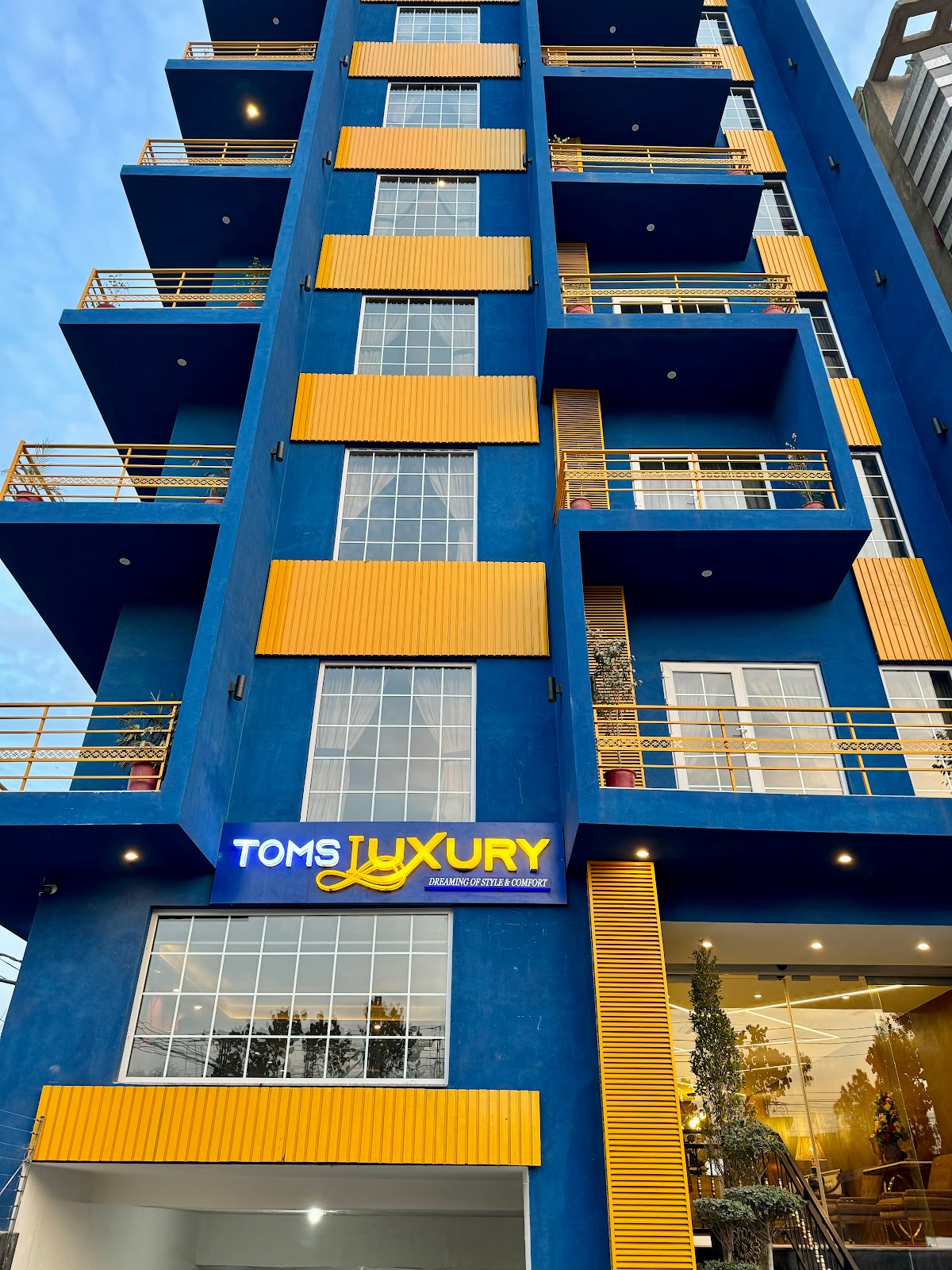Tom's Luxury - Hotel Apartments in Peshawar