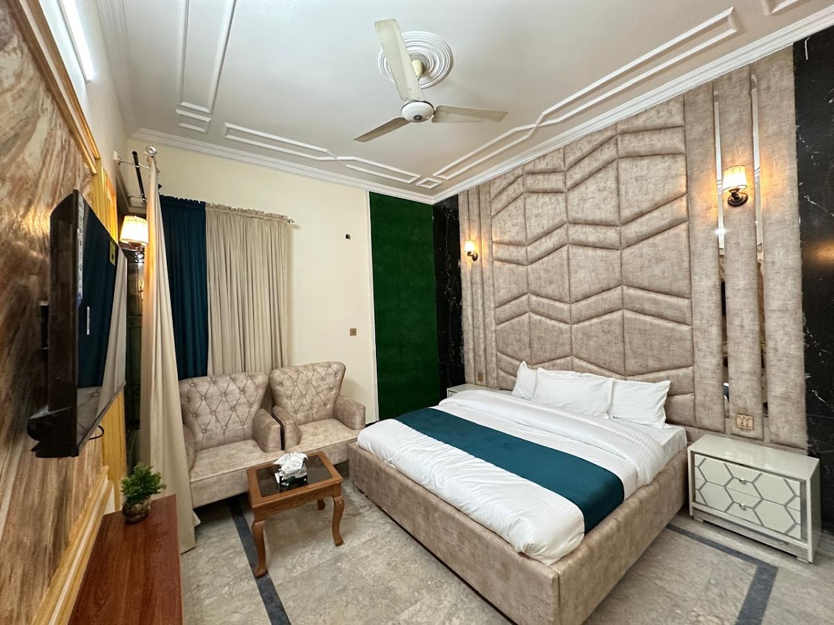 Rising Frank in Guest House Islamabad - coed hostel in Islamabad, Capital Territory