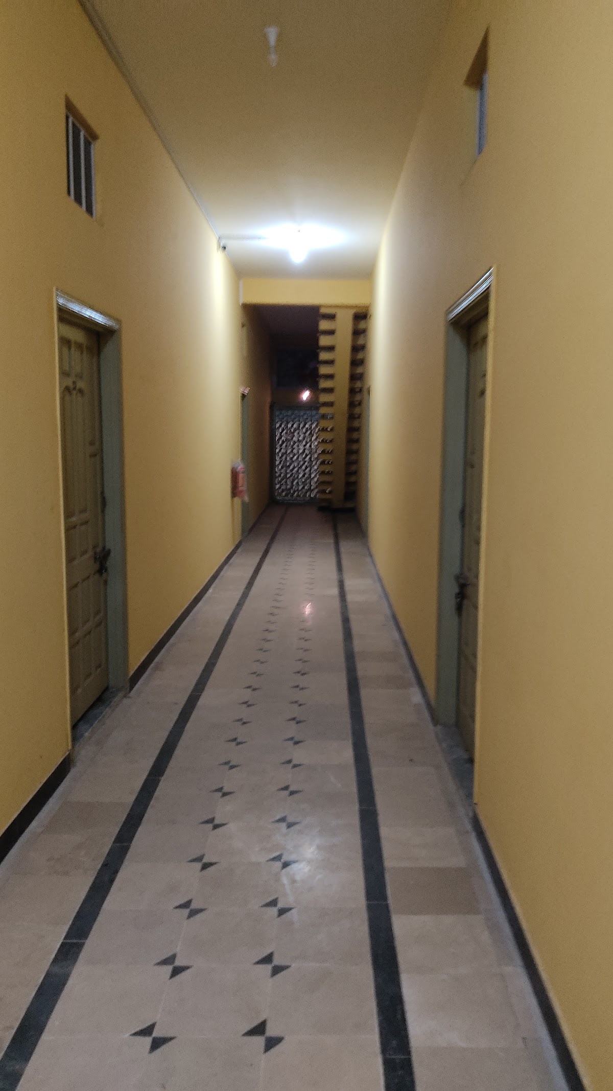 The Crown Palace Boys Hostel — photo 6