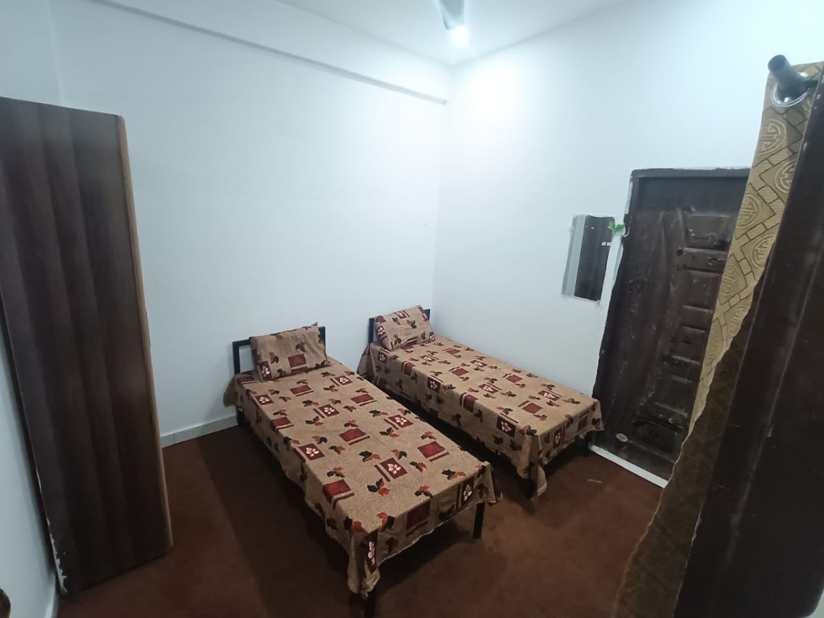 Bint-e-Hawwa Girls Hostel 7th Road — photo 8