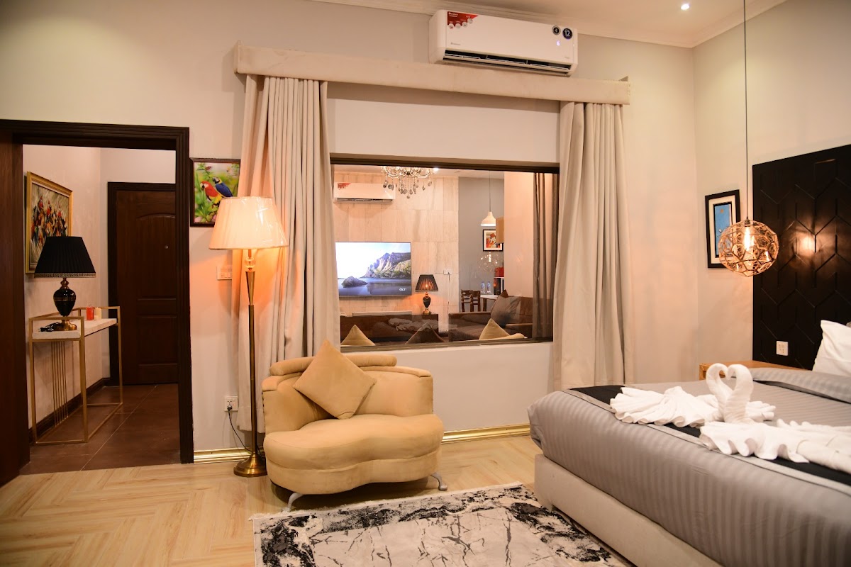 Swan Suites — photo 7