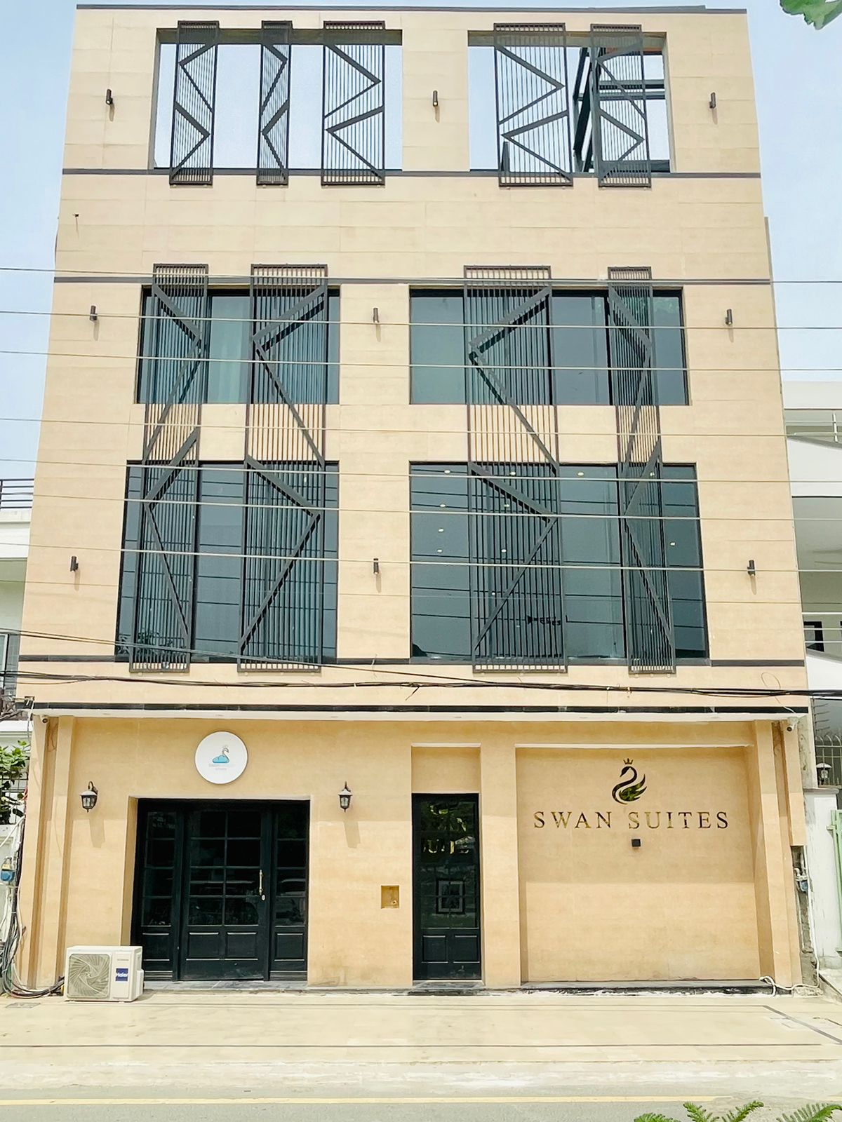 Swan Suites — photo 8