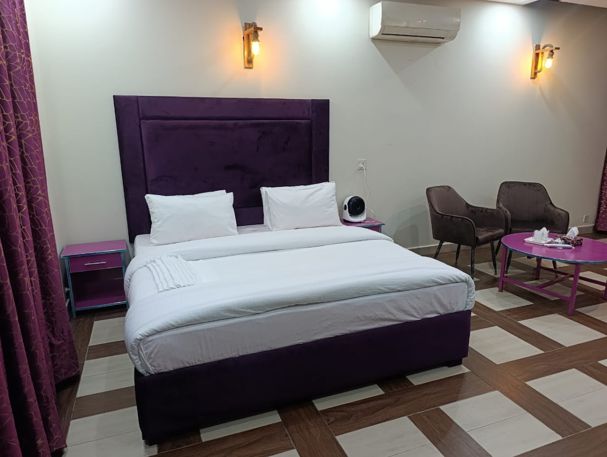 Emporia Hotel & Suites — photo 8