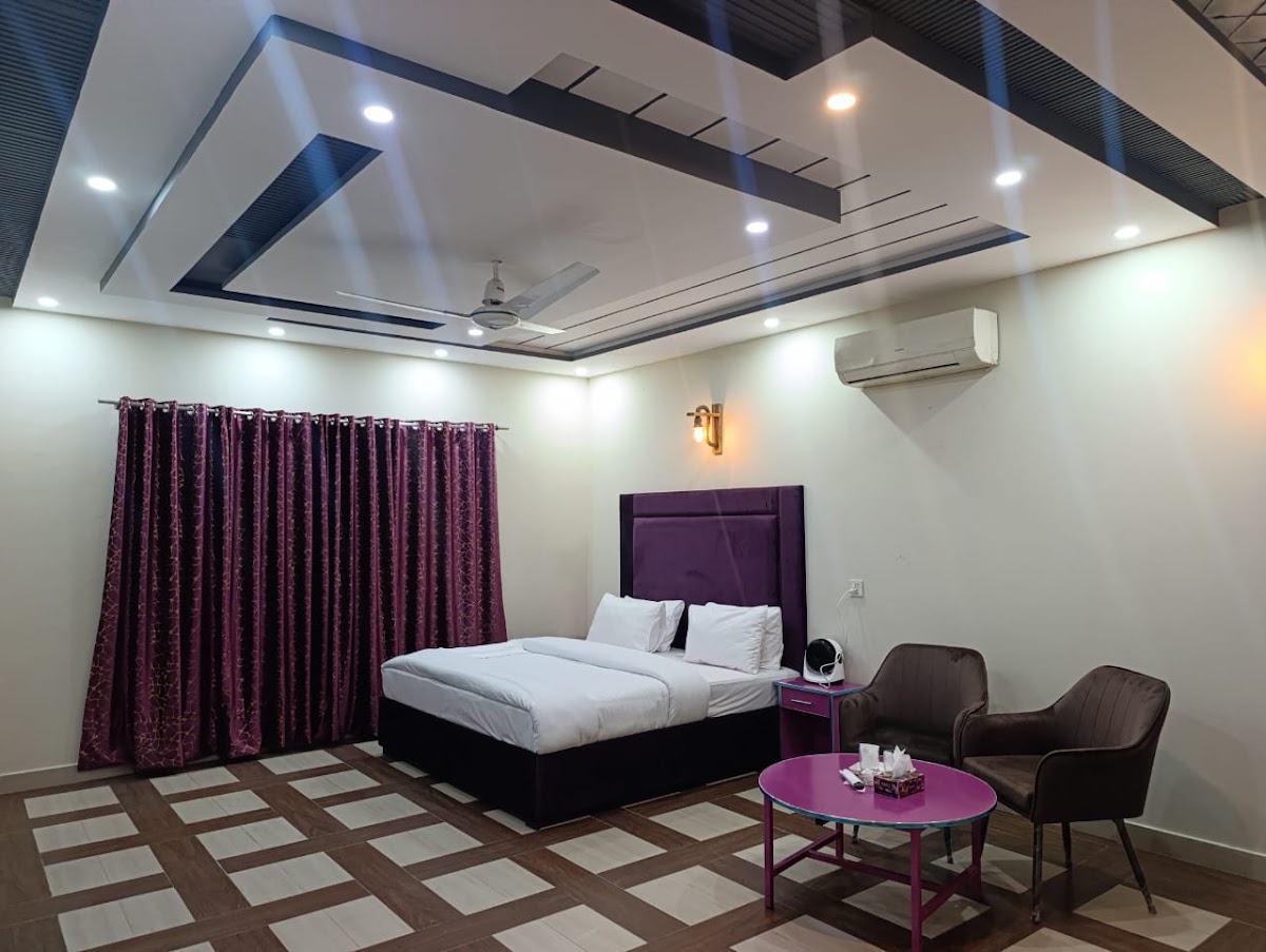 Emporia Hotel & Suites — photo 9