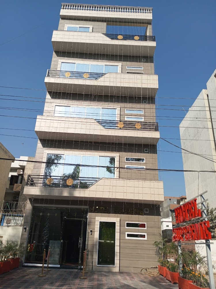 Hotel Supreme Lahore - coed hostel in Lahore, Punjab