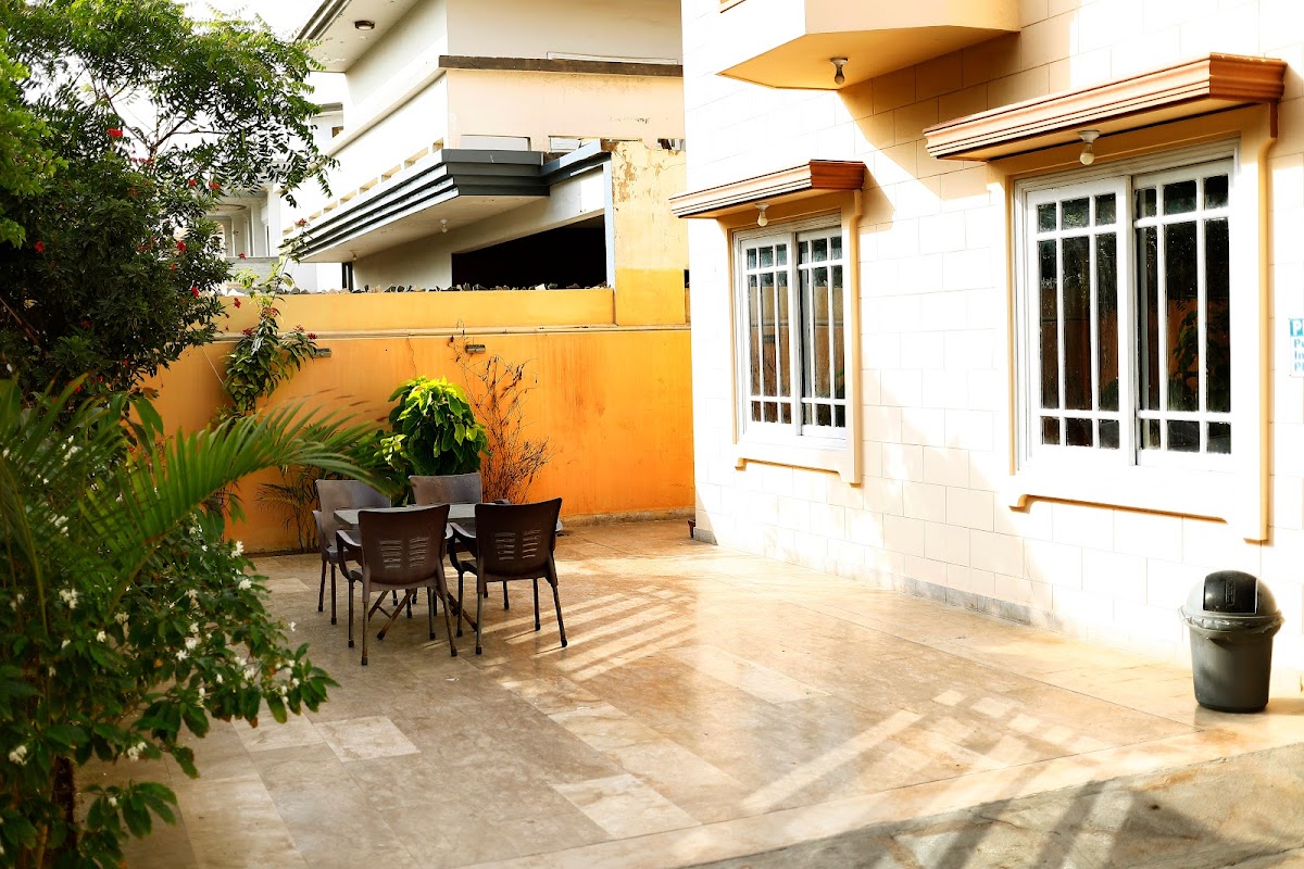 Waypoint Hotel