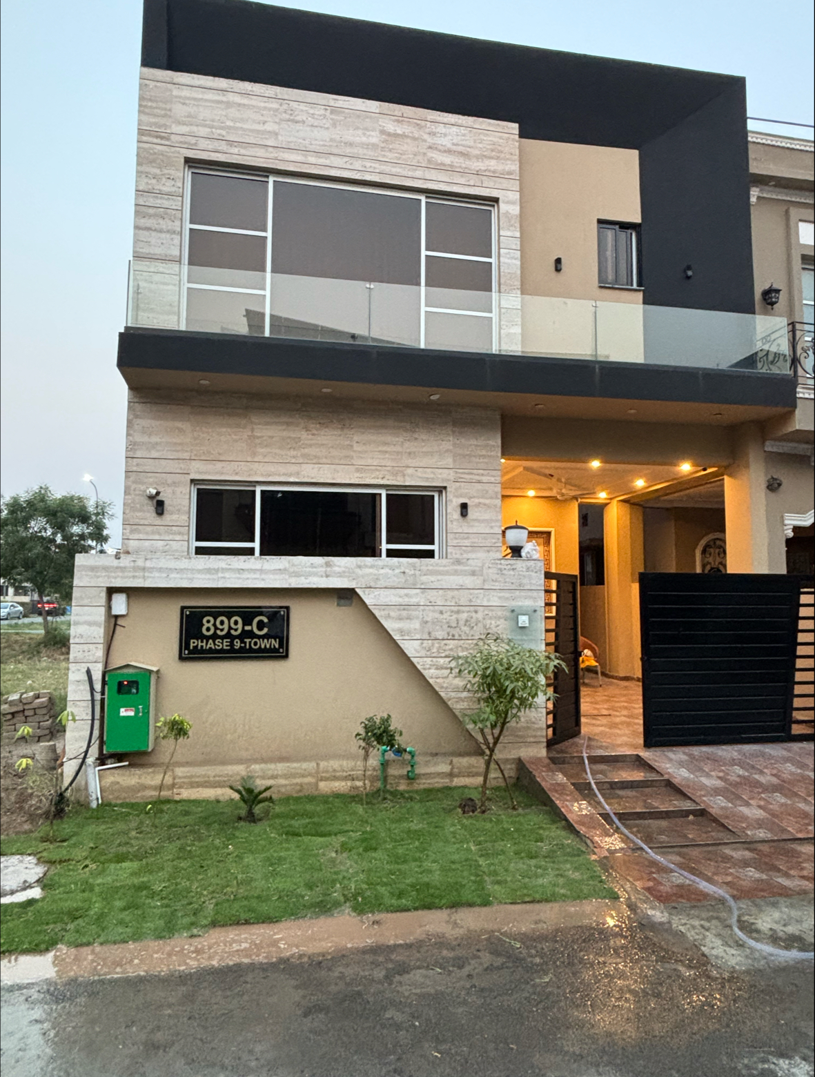 Roshan villa DHA Lahore