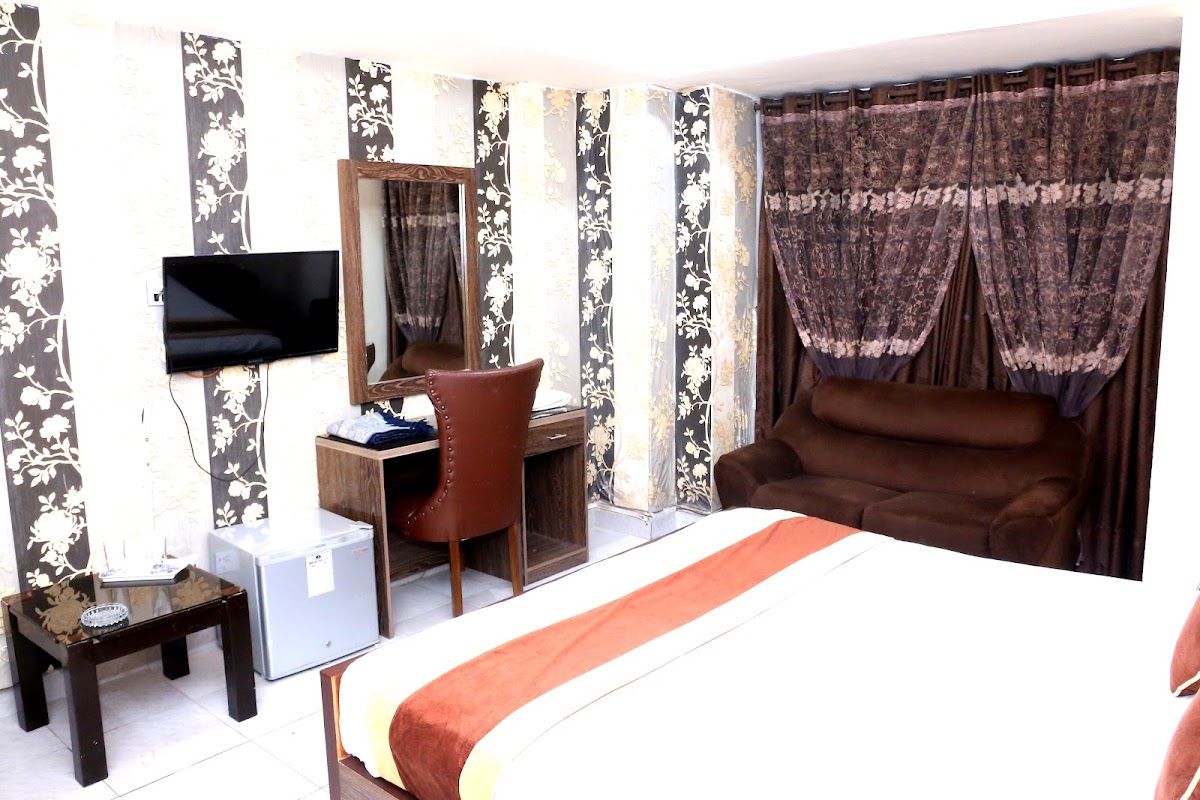 Premier Inn Davis Road Lahore — photo 6