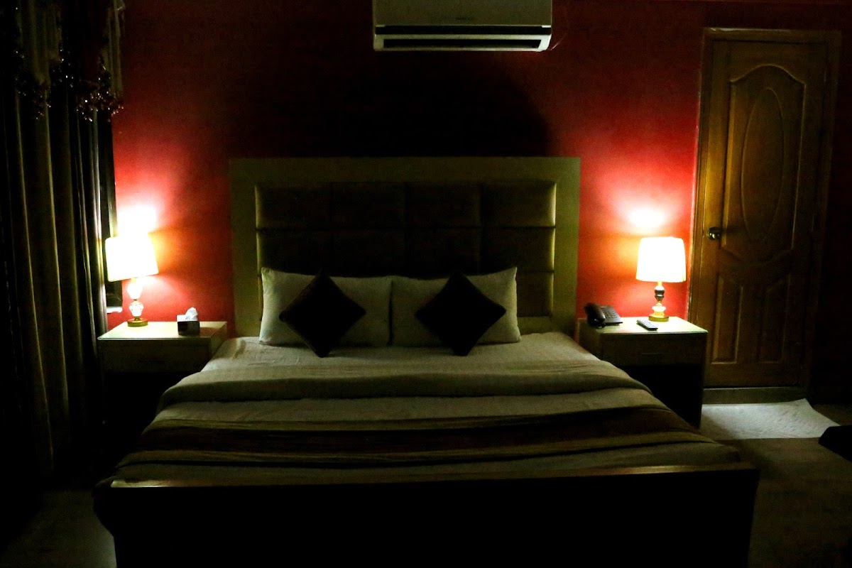 Premier Inn Davis Road Lahore — photo 9