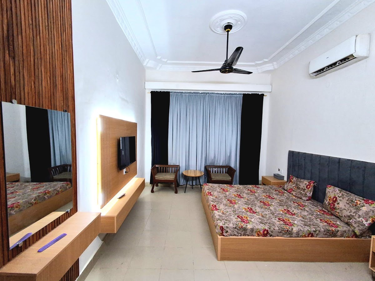Karachi Couple Boutique Hotel PECHS - coed hostel in Karachi, Sindh