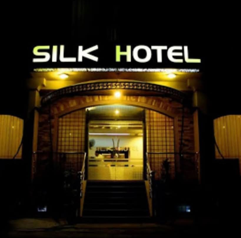 Silk Hotel - coed hostel in Faisalabad, Punjab