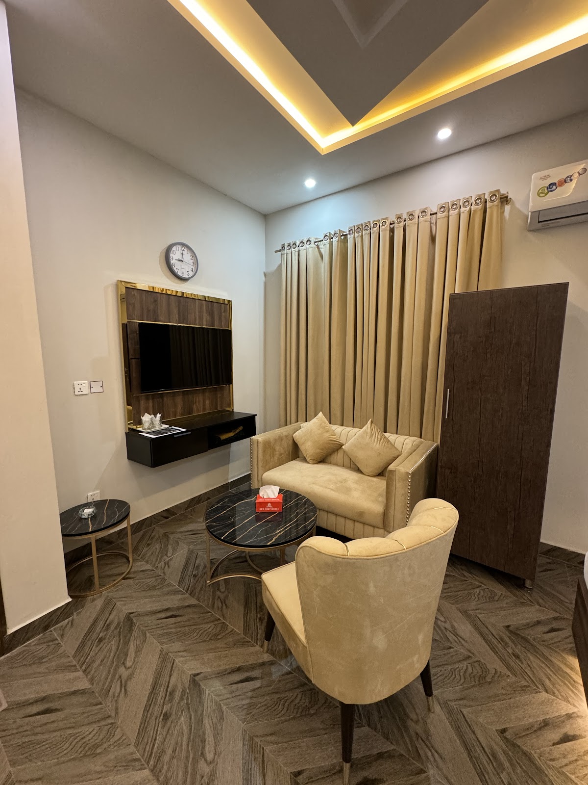 Gold Pine Hotel Lahore — photo 10