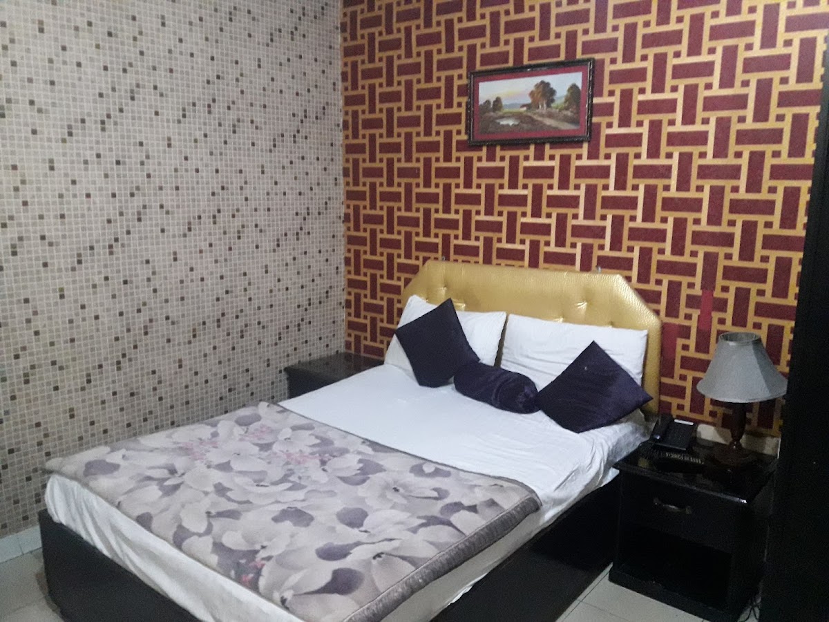 Mall View Hotel Gulberg