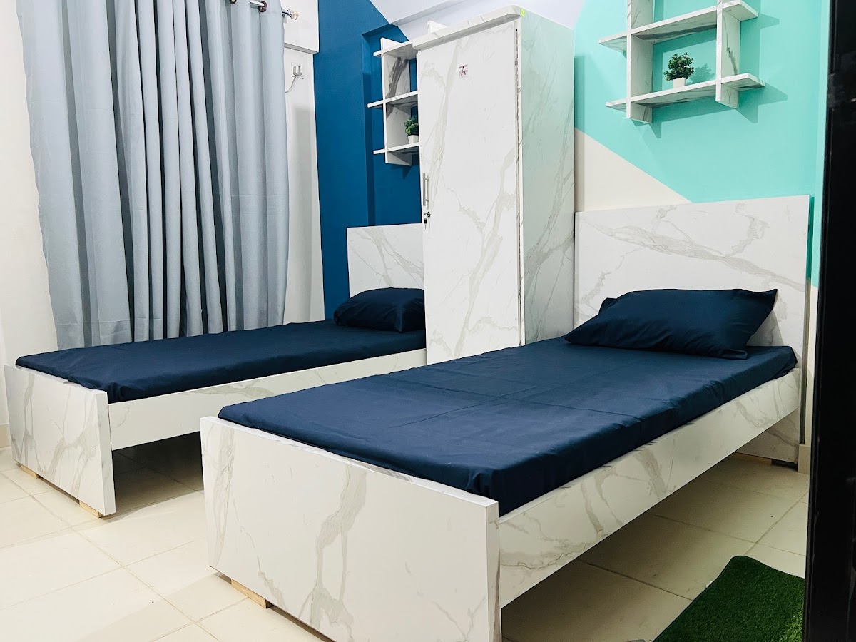 (THE) UNITED GIRLS HOSTELS — photo 10