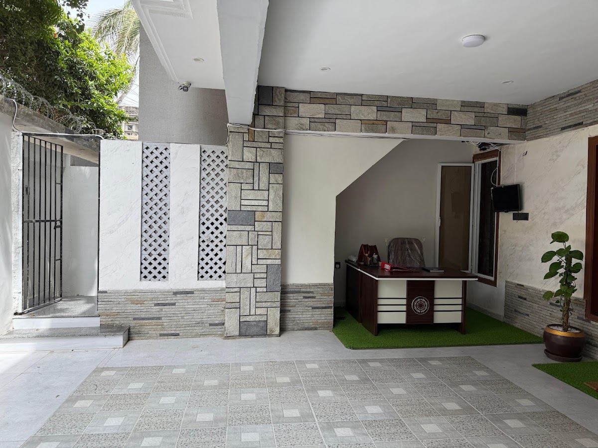 6 Star Girls' Hostel