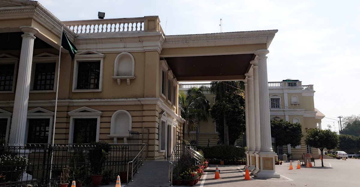 Chenab Lodges
